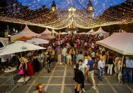 Casetas de la Feria de Día en la Plaza de Pombo, en pleno centro de la ciudad.