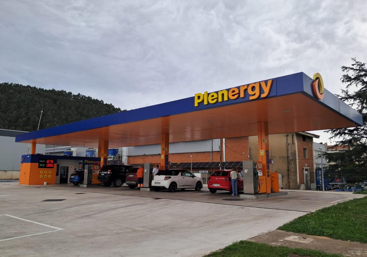 Estación de servicio de Plenergy en la localidad de Cartes.