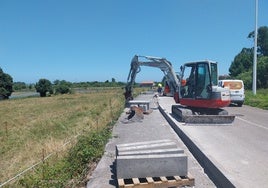 Obras de adecuación de la senda peatonal y ciclable de Helgueras.