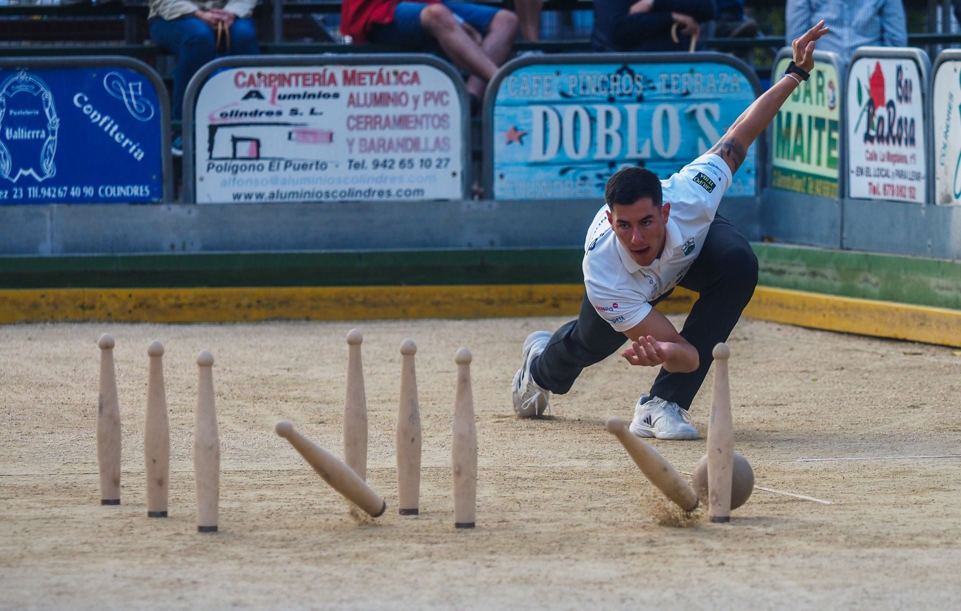 Víctor González defenderá desde este viernes su título regional.