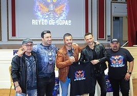 Los cinco integrantes de Reyes de Copas en la presentación de su nueva etapa.