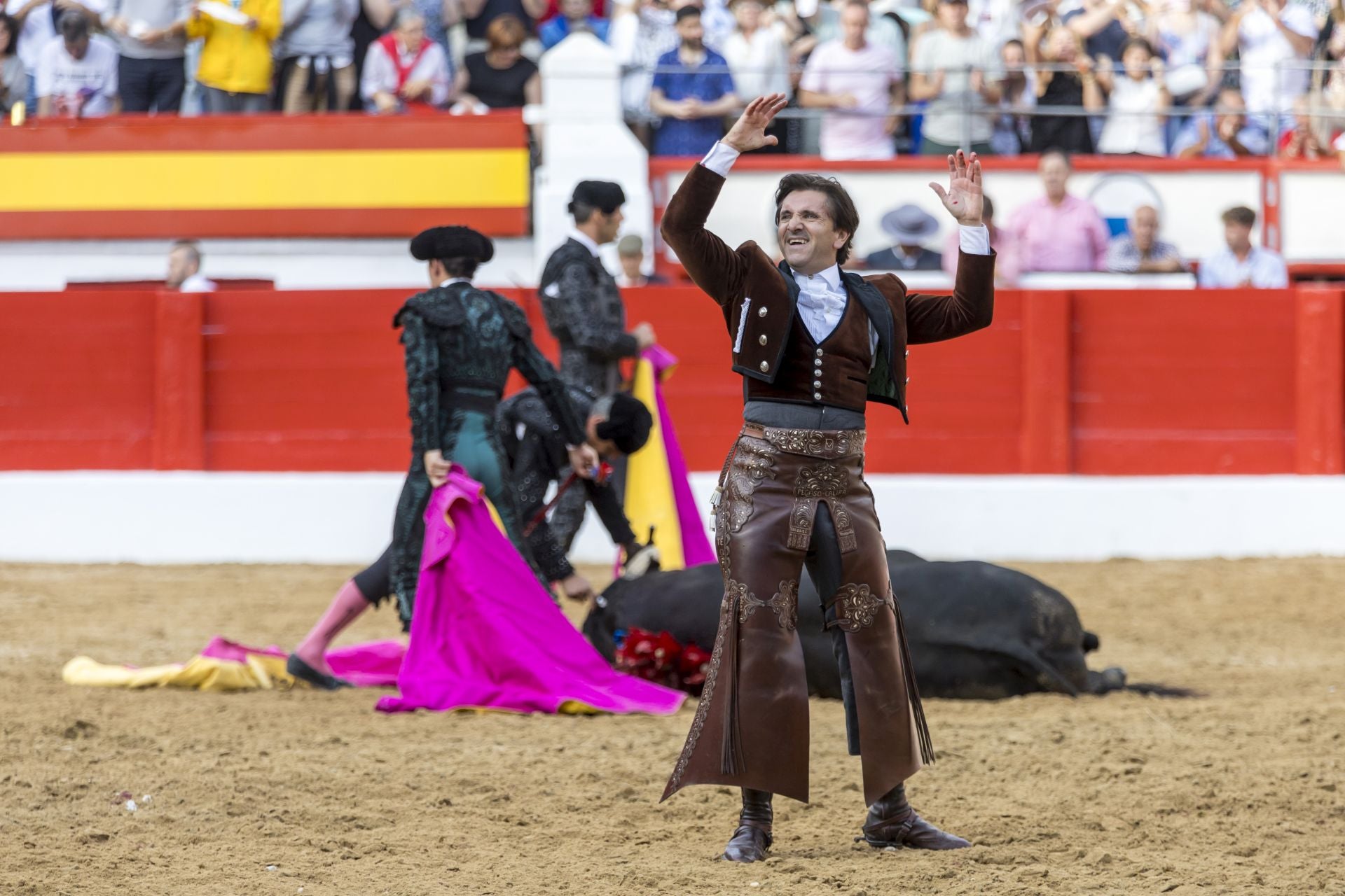 Diego Ventura saluda.