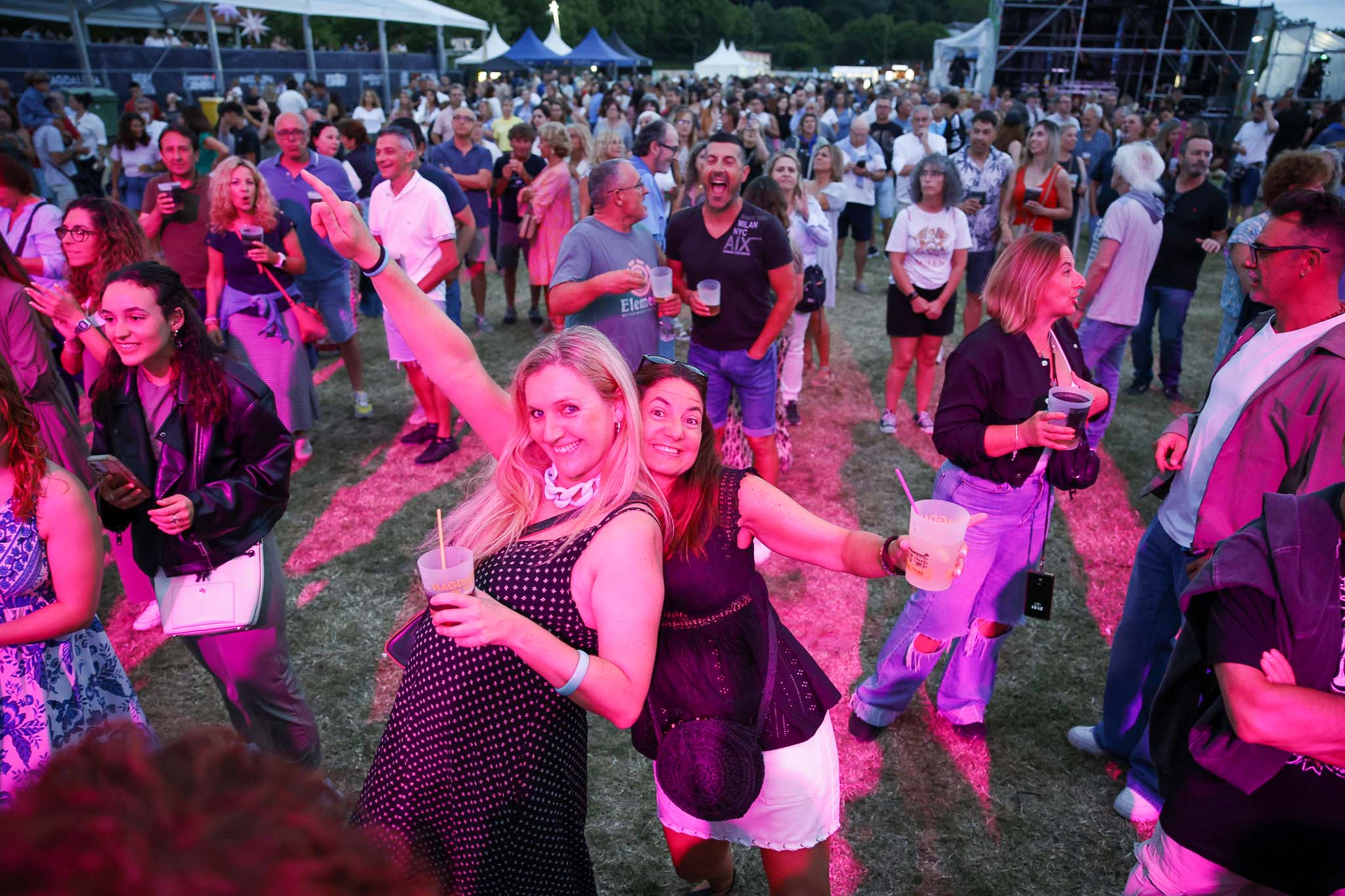 El público no dejó de bailar durante toda la noche.