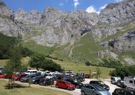 Actual aparcamiento con 150 plazas, al fondo la otra zona sin abrir.