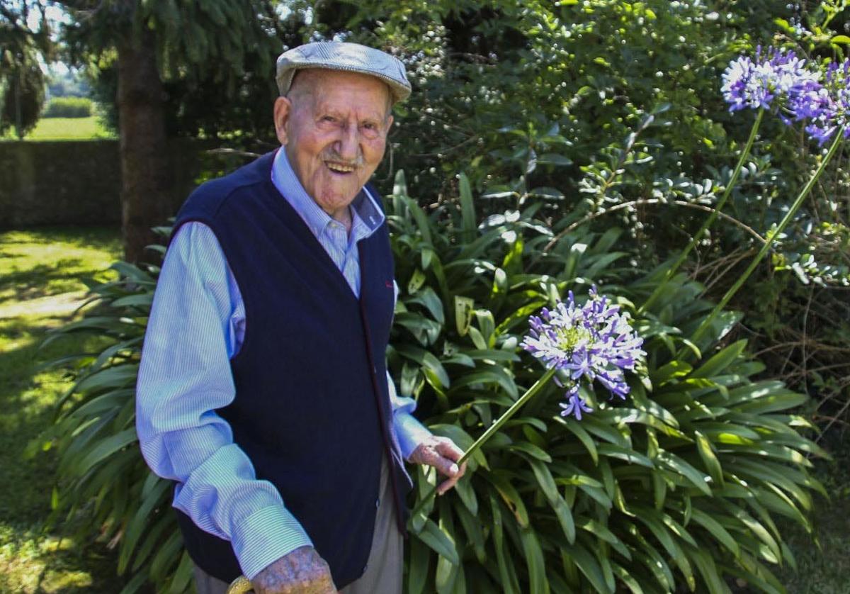 Vicente-Marino Movellán Pecoustán.