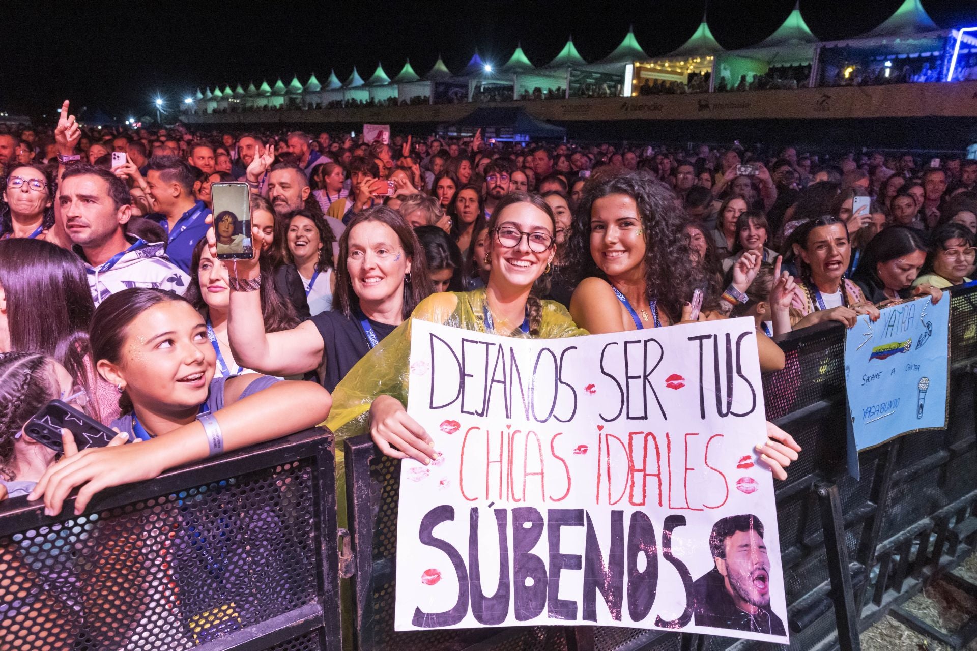 Yatra y los incombustibles fans de La Magdalena