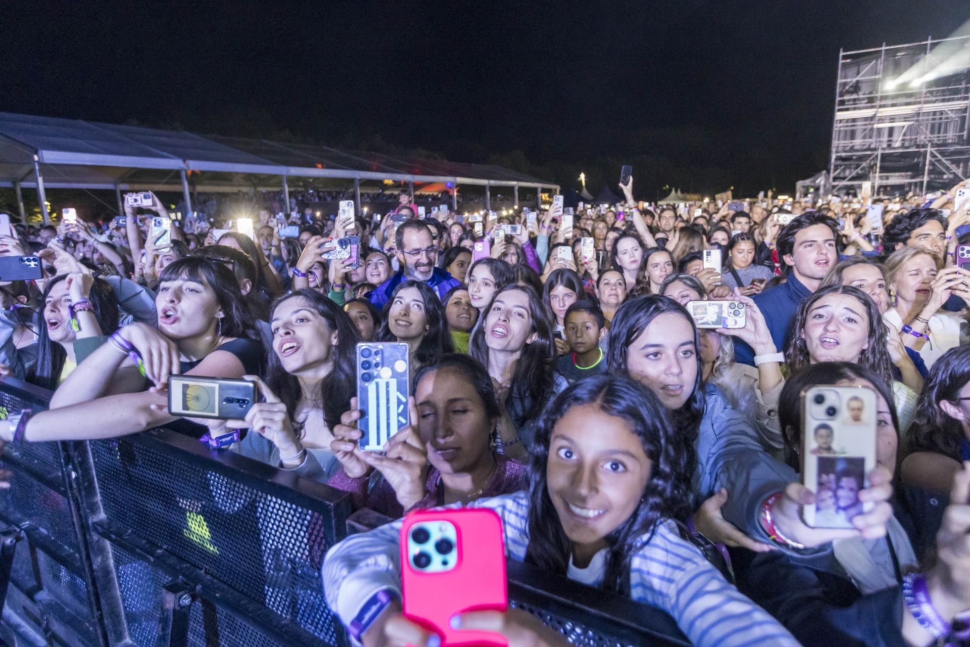 Yatra y los incombustibles fans de La Magdalena