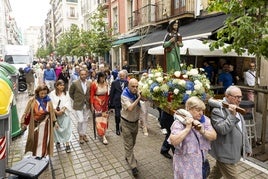 La procesión, a su paso por Peña Herbosa. La alcaldesa, Gema Igual, en la comitiva.
