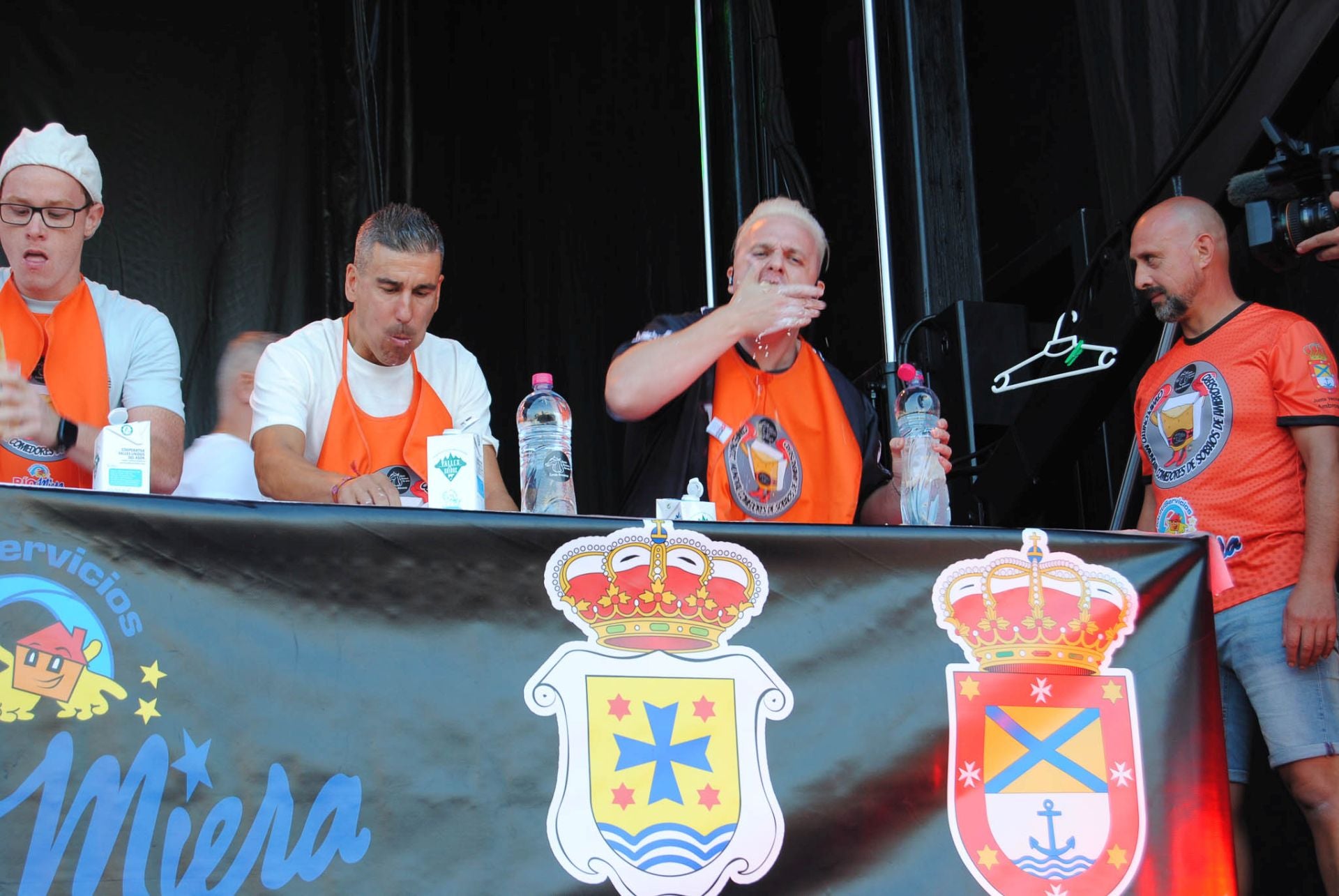 Valentín es un experto en retos de comida gigante y al de Ambrosero le tiene cogida la medida.