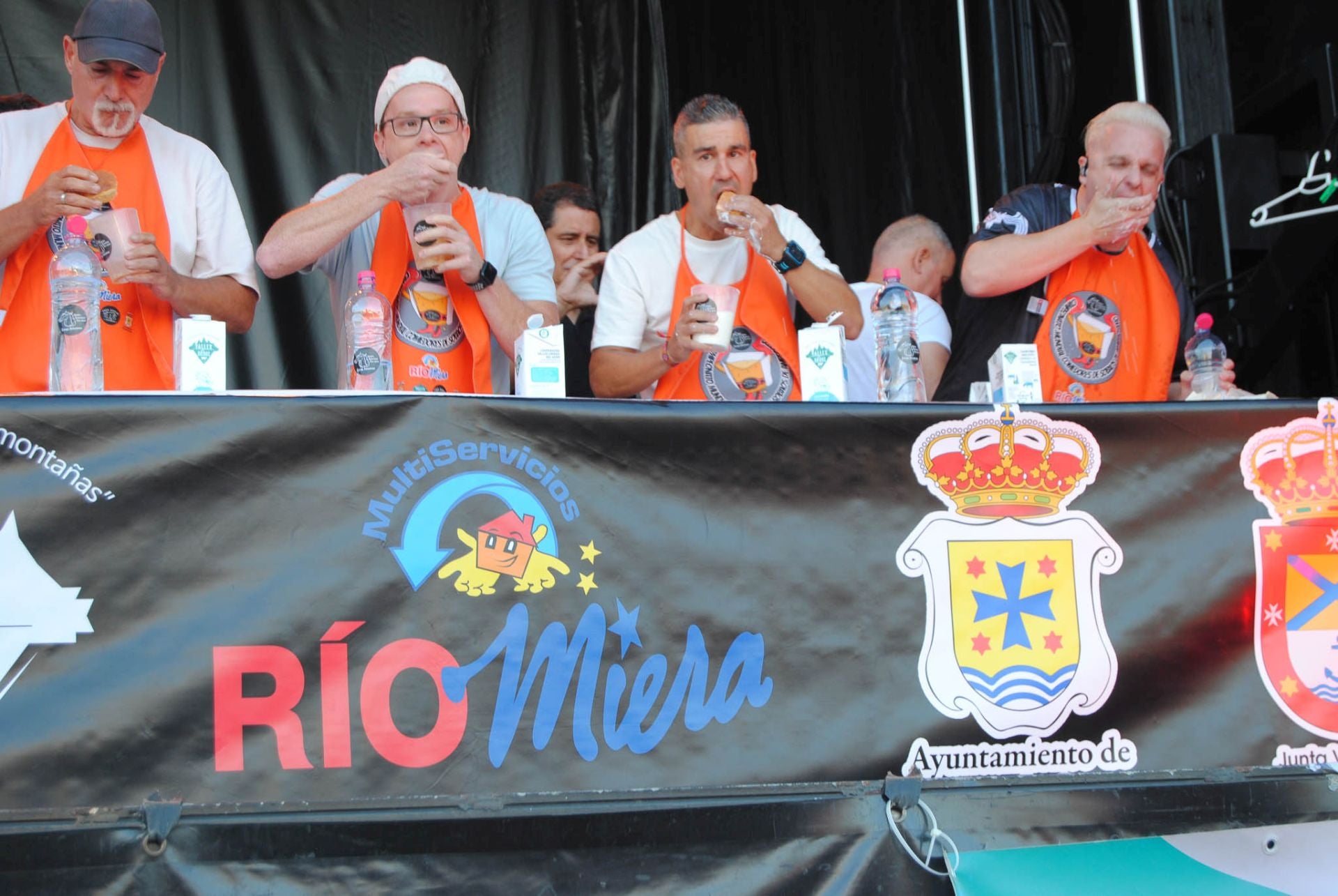 Treinta participantes pusieron a prueba su estómago.
