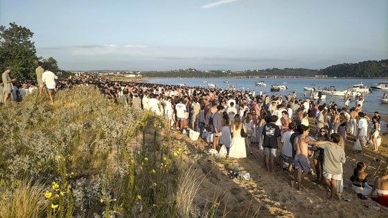 Ribamontán al Mar busca la vía legal para que los botellones de El Puntal «no se repitan más»