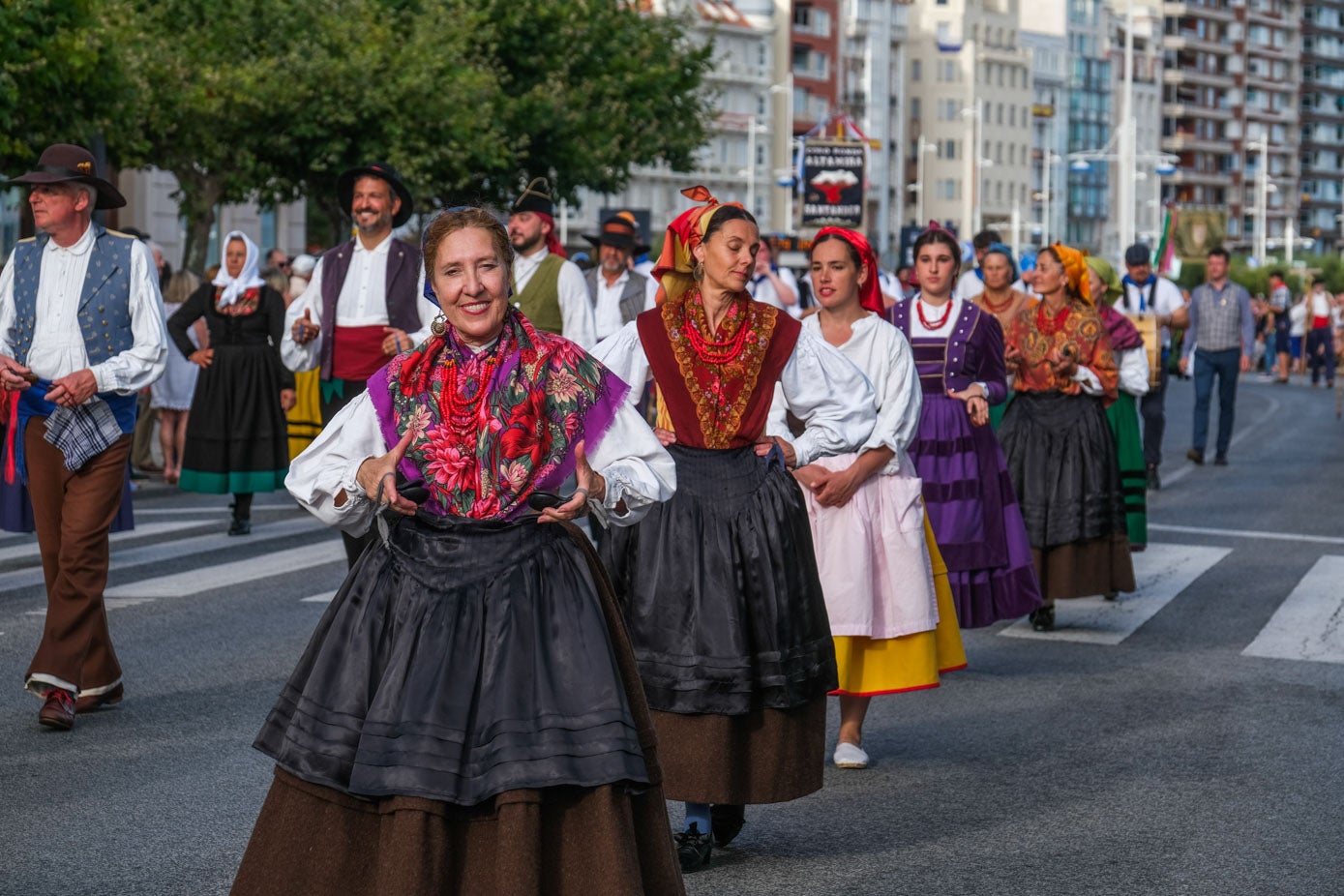 Coros y Danzas de Santander.