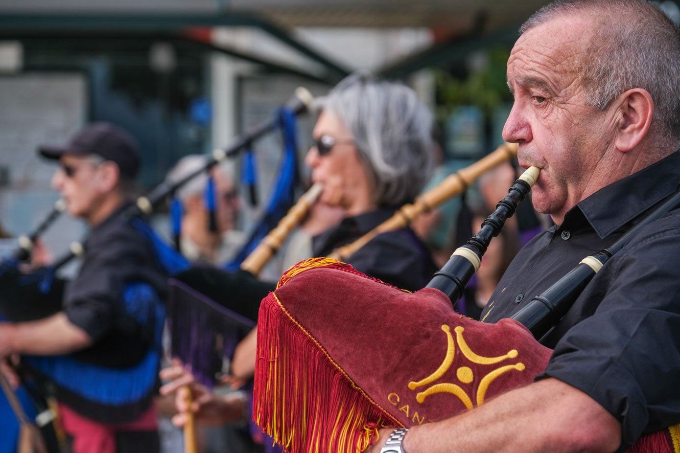 El sonido de las gaitas fue una de las notas del desfile.