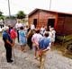 Imagen principal - Los huertos urbanos de Torrelavega brotan de nuevo con la cesión de 68 fincas
