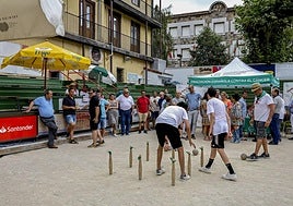 Birle solidario de bolos en fiestas de Torrelavega.