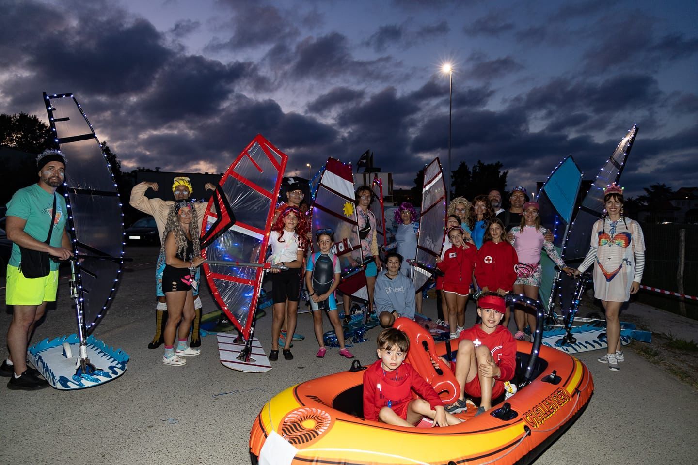 Causaron sensación y se llevaron el primer premio para grupos de más de 10 personas: 'Por tierra, mar y aire pero llegamos' 