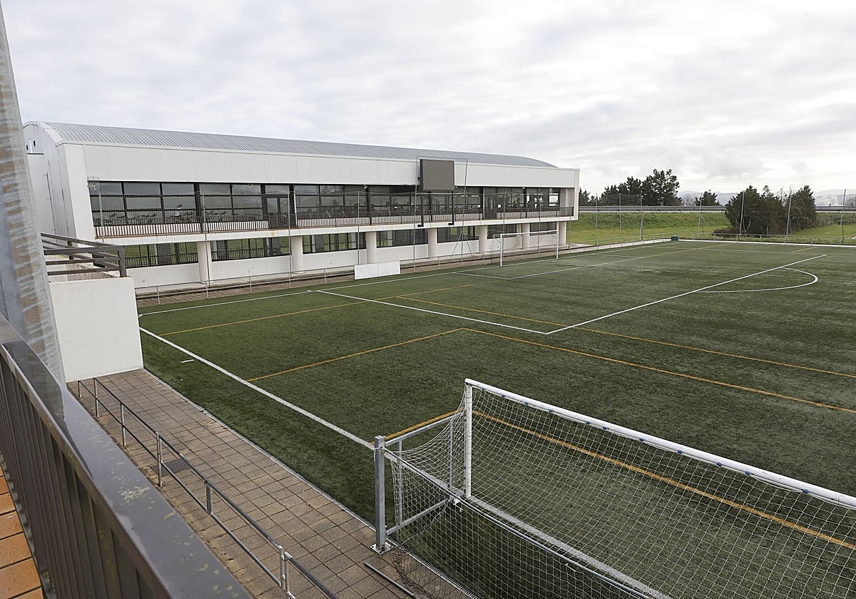 Imagen del campo de fútbol de Santillana del Mar.