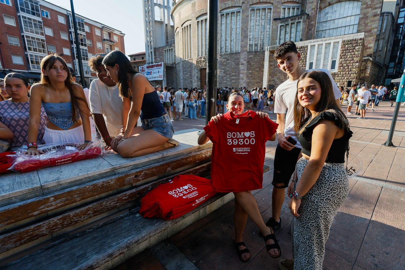 Cada peña escogía el color de su camiseta.