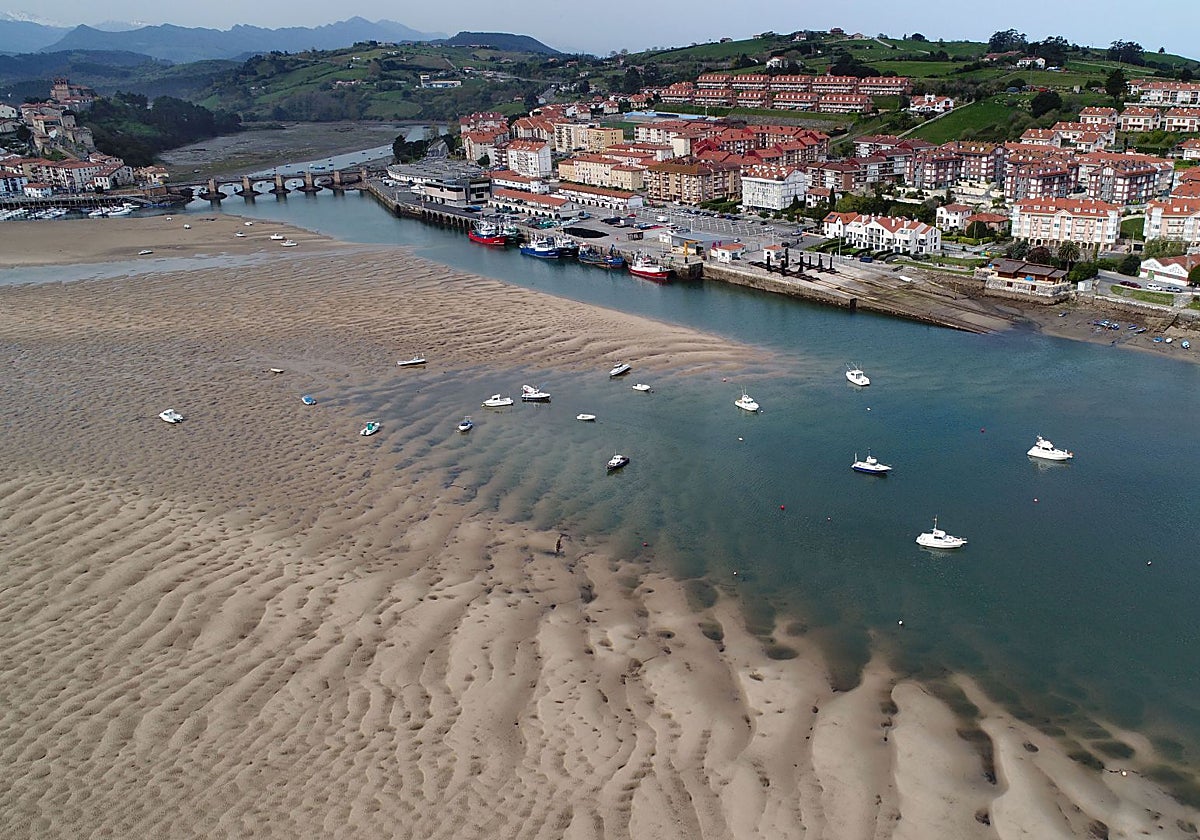 La actividad ha crecido especialmente en los municipios más turísticos, como San Vicente de la Barquera, en la foto.