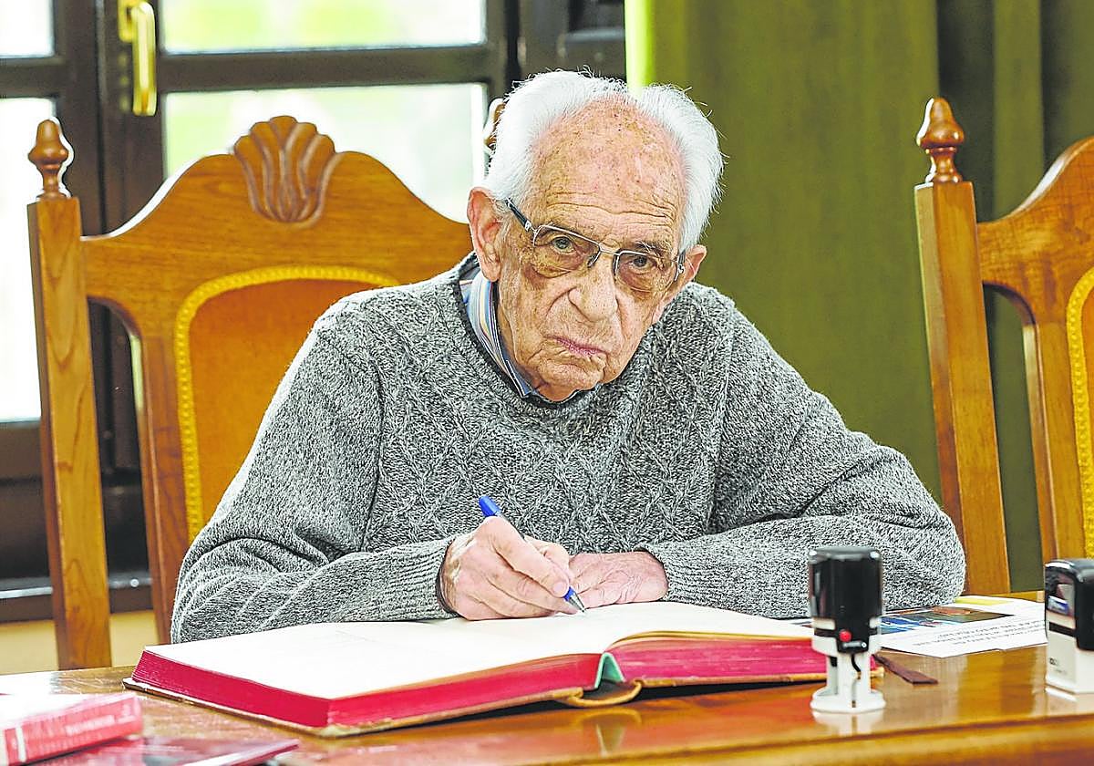 Agustín González Silió.