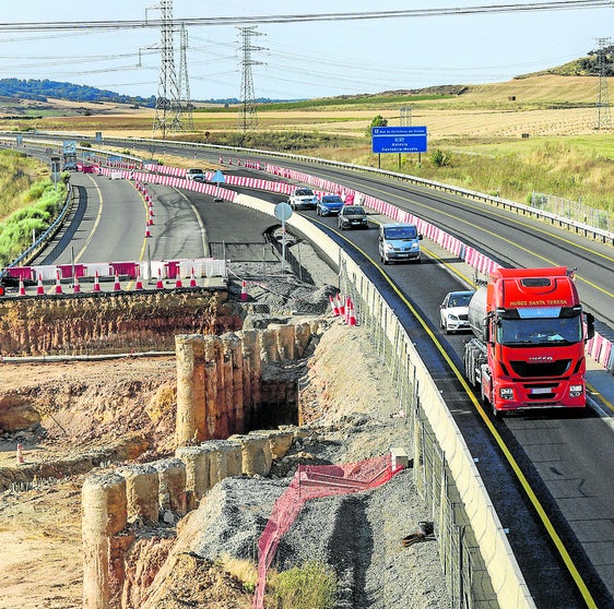 Las obras del AVE irrumpen en la A-67 para alterar la ruta Palencia-Santander