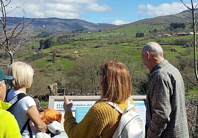 Incluye visitas guiadas por los lugares donde probó sus inventos.