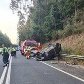 Vuelca el coche contra un guardarraíl en Ampuero y sale ilesa del accidente