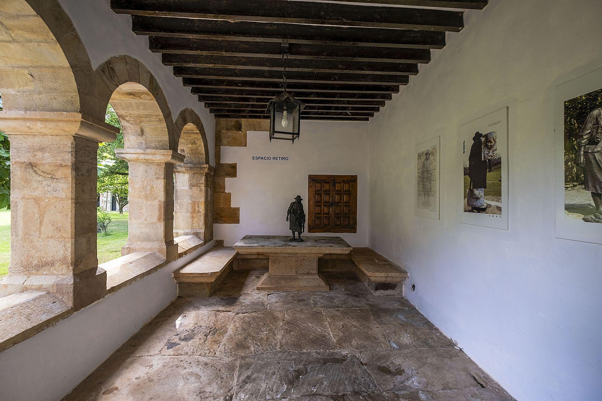 A lo largo del recorrido es posible visitar diferentes espacios y rincones del Palacio de Elso, disfrutando de su majestuosa arquitectura.