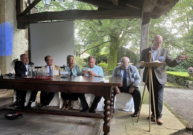 Javier García, Cecilio J. Venegas, Berta Vías, Antón Casariego, Félix J. Martínez y José J. Bermúdez.