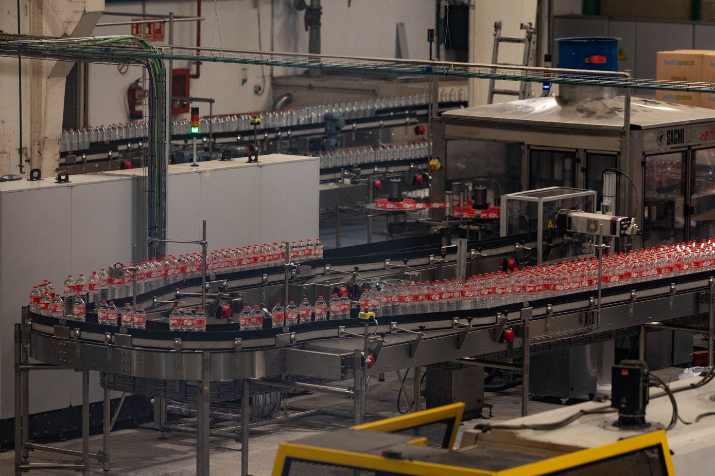 Nueva línea de multiformato de Agua de Solares.