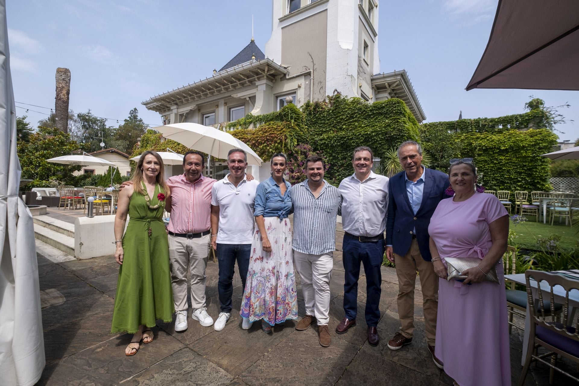 Maite Cacho, Carlos Fernández, Enrique Gómez, Lucía Montes, Miguel Ángel Vargas, Félix de las Cuevas, Miguel Remón y Rosa Fernández.