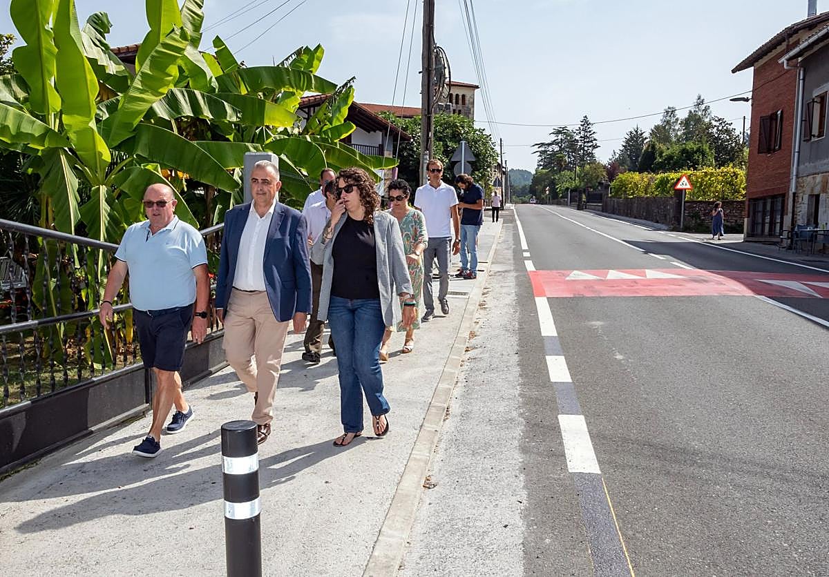 En consejerorecorre el vial