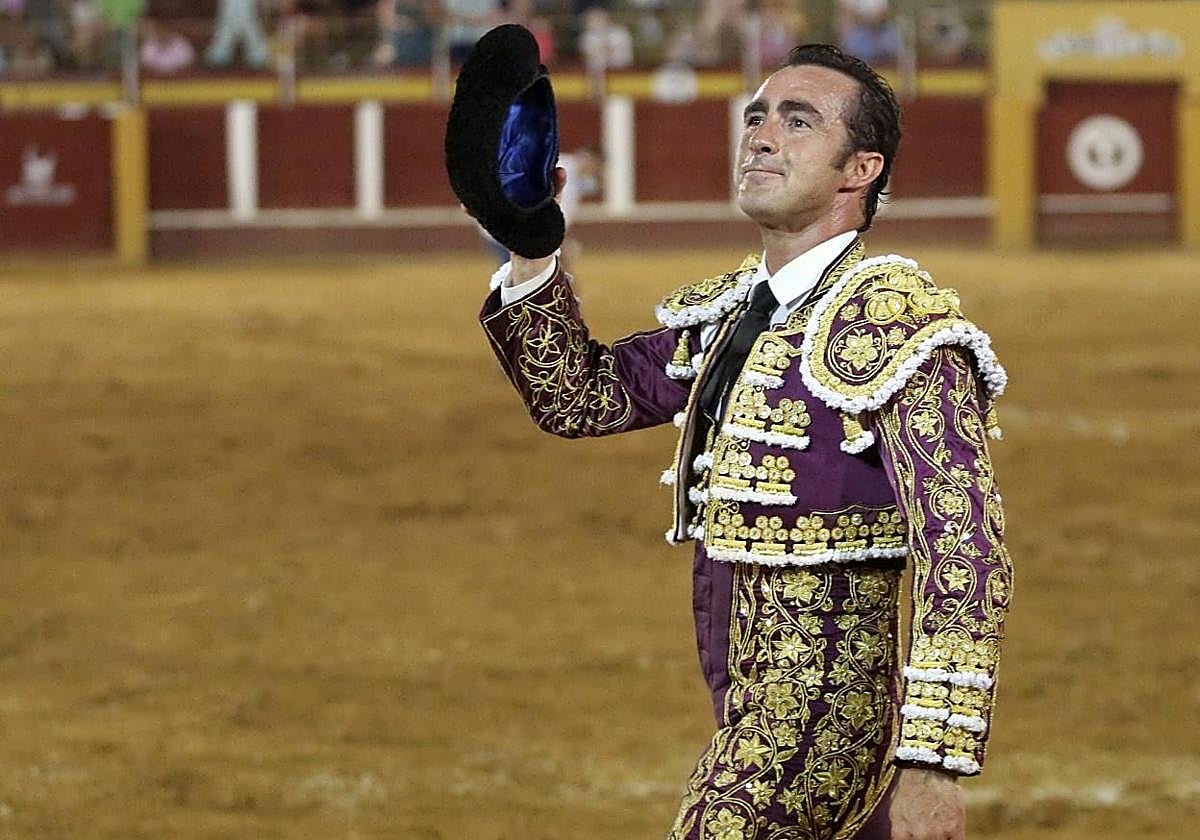 El Fandi, en otra actuación en Santoña.