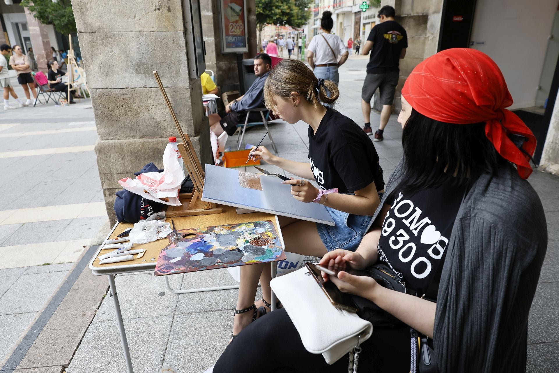 Se compartían consejos, se animaba entre risas, se corregían pequeños detalles y, sobre todo, se respiraba un apoyo constante e incondicional.