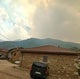 En Liébana es evidente el humo de los cercanos incendios de León en el límite con León
