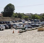 Aparcamiento principal ubicado en uno de los accesos a Santillana del Mar.