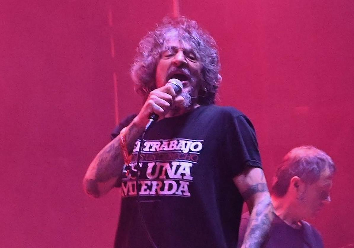 Evaristo, ingenio afilado y callejero, lidera una banda que no hace concesiones.