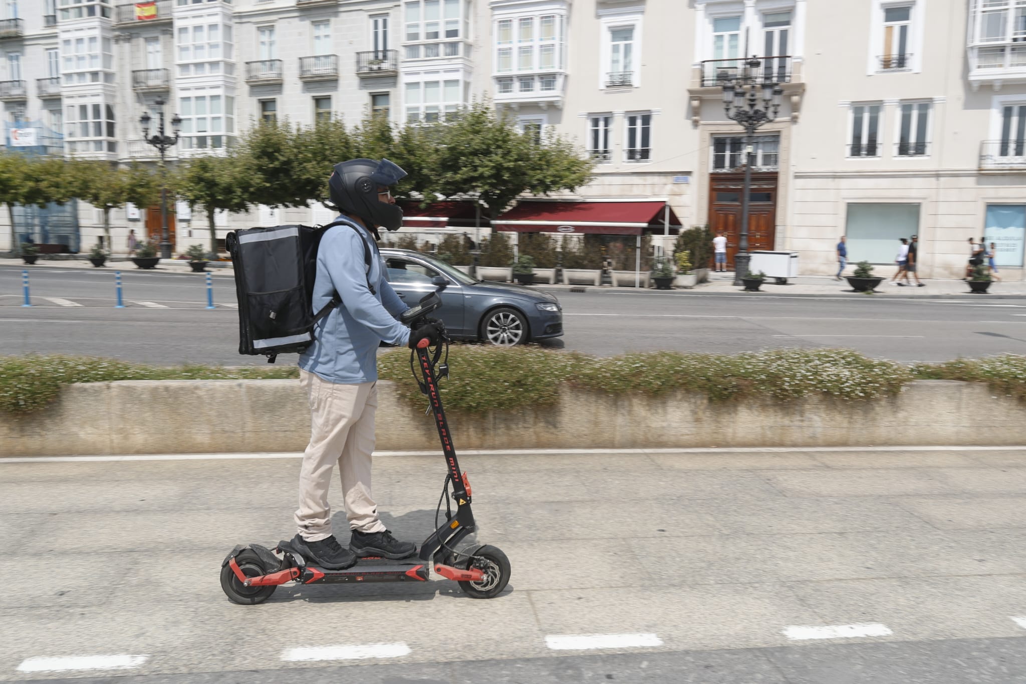Llegando a Puertochico en patinete.