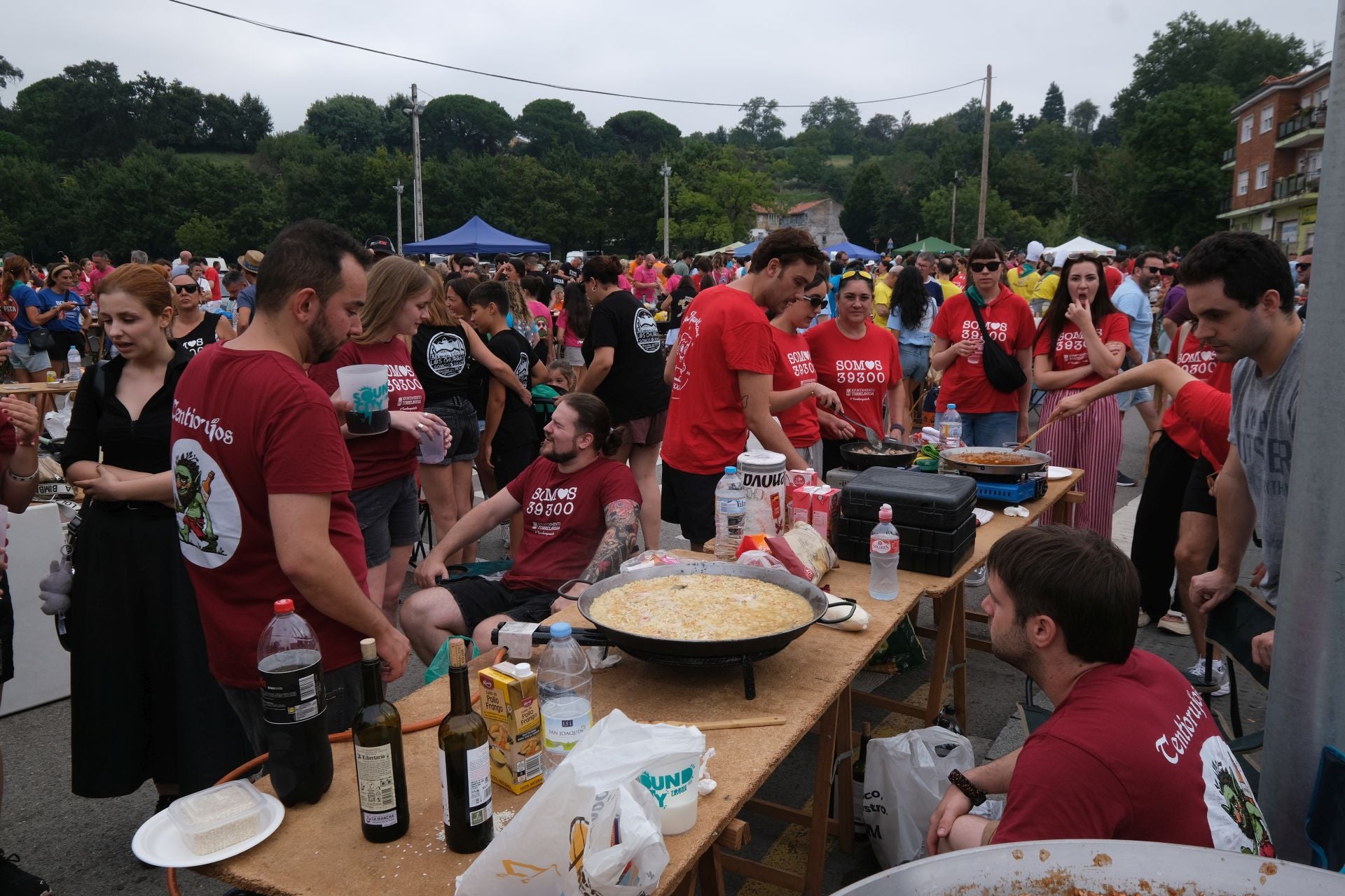 Concursos de arroz y ollas ferroviarias llenaron Miravalles y Las Llamas este sábado.