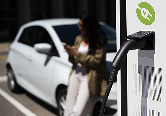¿Conduce un coche eléctrico? Cuidado con el código QR del punto de recarga, que puede ser falso