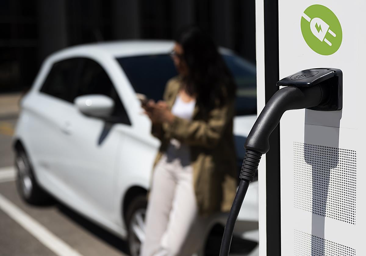 ¿Conduce un coche eléctrico? Cuidado con el código QR del punto de recarga, que puede ser falso