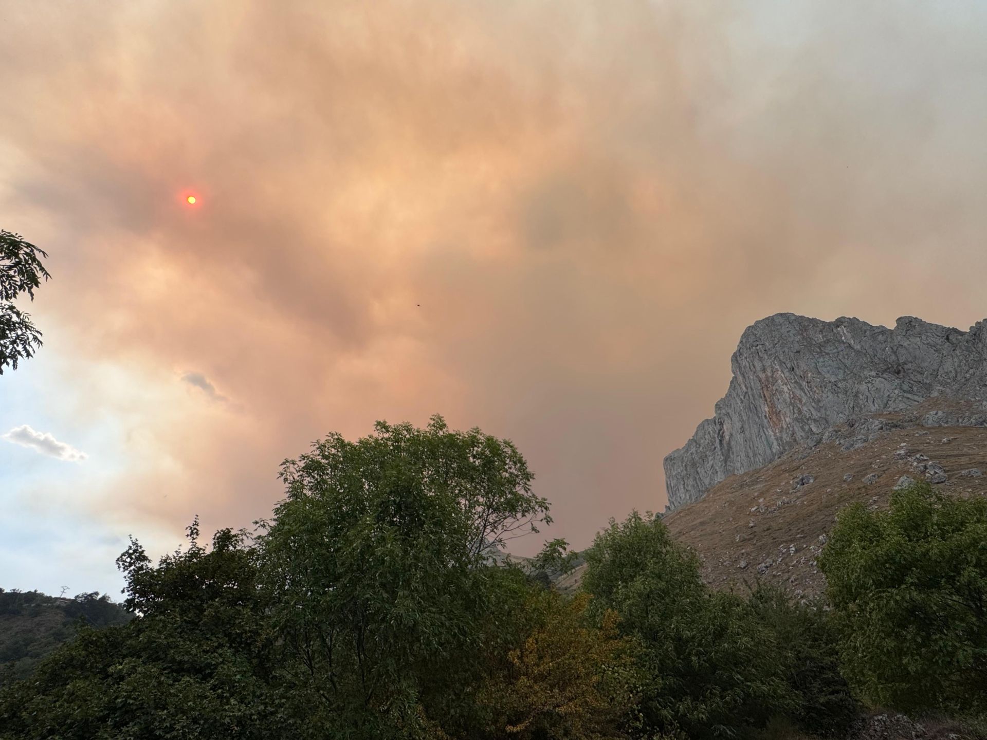 Imagen de la peña Cigal desde la hermita de San Roque