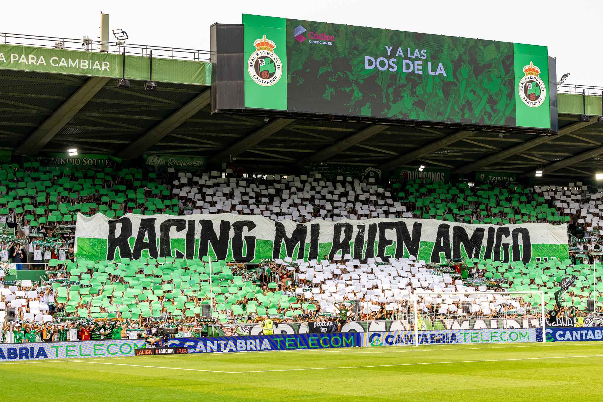 Tifo mostrado por La Gradona de los Malditos antes del encuentro. 