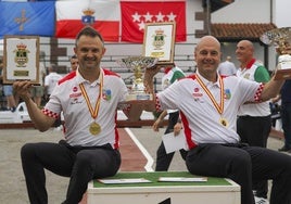 Óscar González y Jesús Salmón se llevaron ayer el Nacional de parejas tras imponerse en la final a Carlos García y Gabi Cagigas.