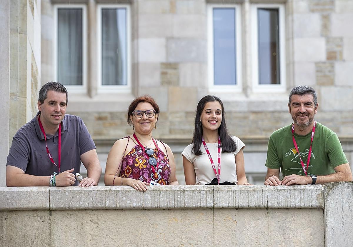 Jorge Piedrafita (Huesca) , Mª Ángeles Casiano (Alemania) , Cristina Rodríguez (Cádiz) y Germán Avilés (Málaga) alumnos del Aula de Oratoria.