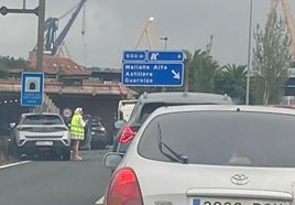 Afectados por el accidente, ocurrido esta mañana.