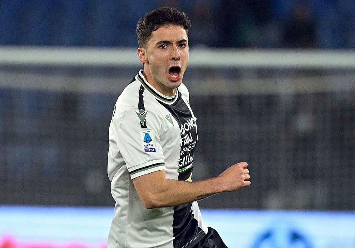 Oier Zarraga, con la camiseta del Udinese.