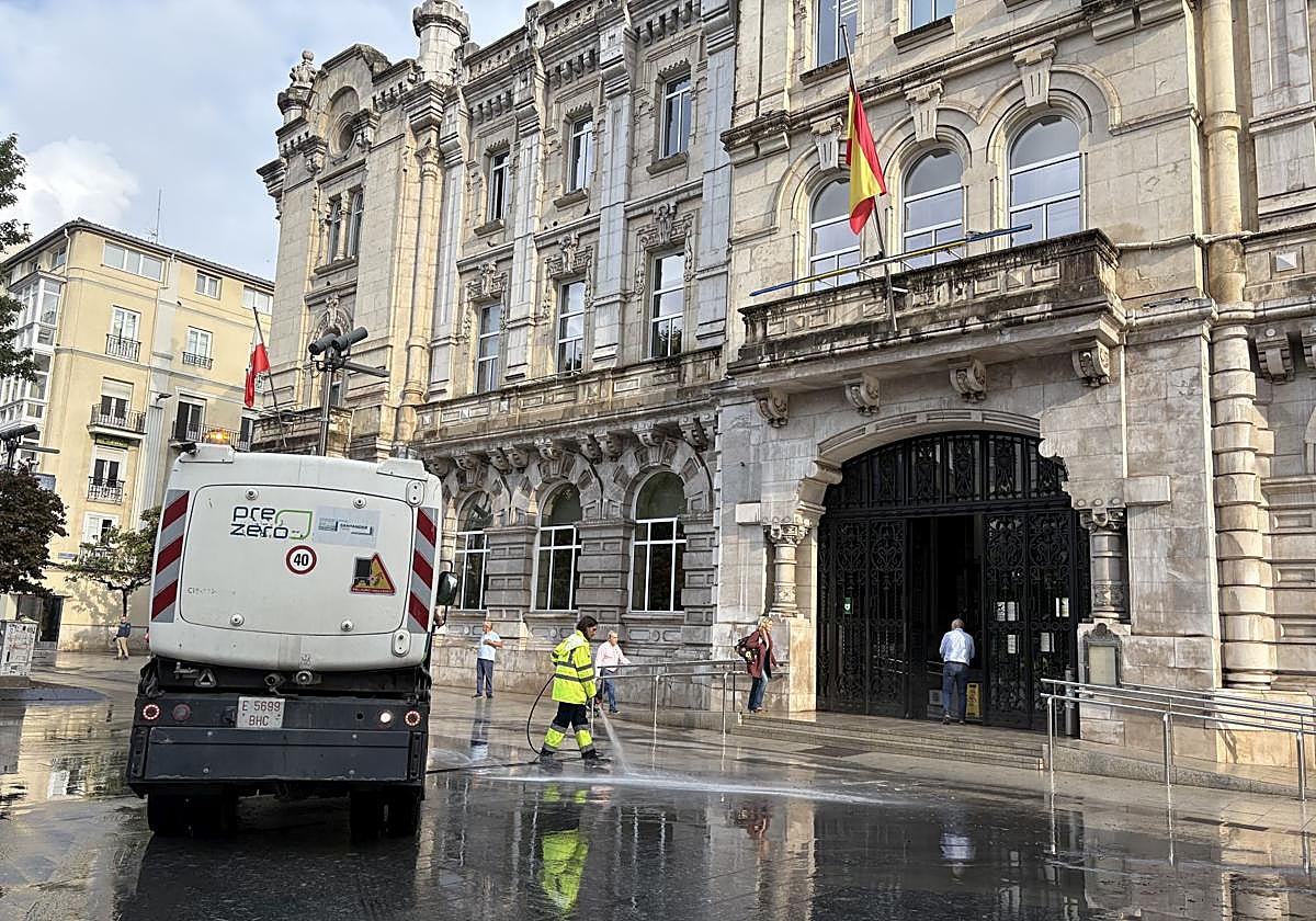 La empresa de limpieza PreZero trata de recuperar la normalidad frente al Ayuntamiento.
