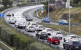 La S-20, cortada por las inundaciones.
