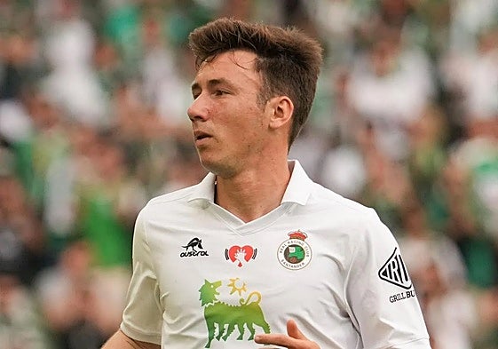 El cántabro Saúl García, durante un partido con el Racing la pasada campaña.